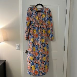 Fun floral Vila Maxi dress. Worn once
